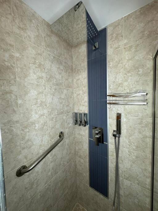 Sleeps 3, Casa Tropical In Miami Apartment Bagian luar foto