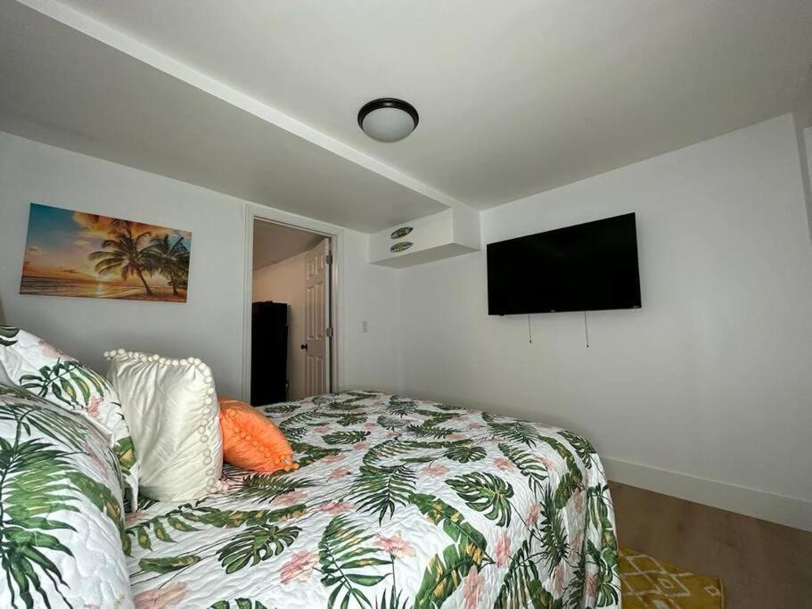 Sleeps 3, Casa Tropical In Miami Apartment Bagian luar foto