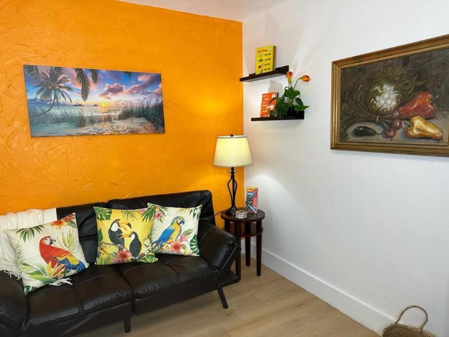 Sleeps 3, Casa Tropical In Miami Apartment Bagian luar foto